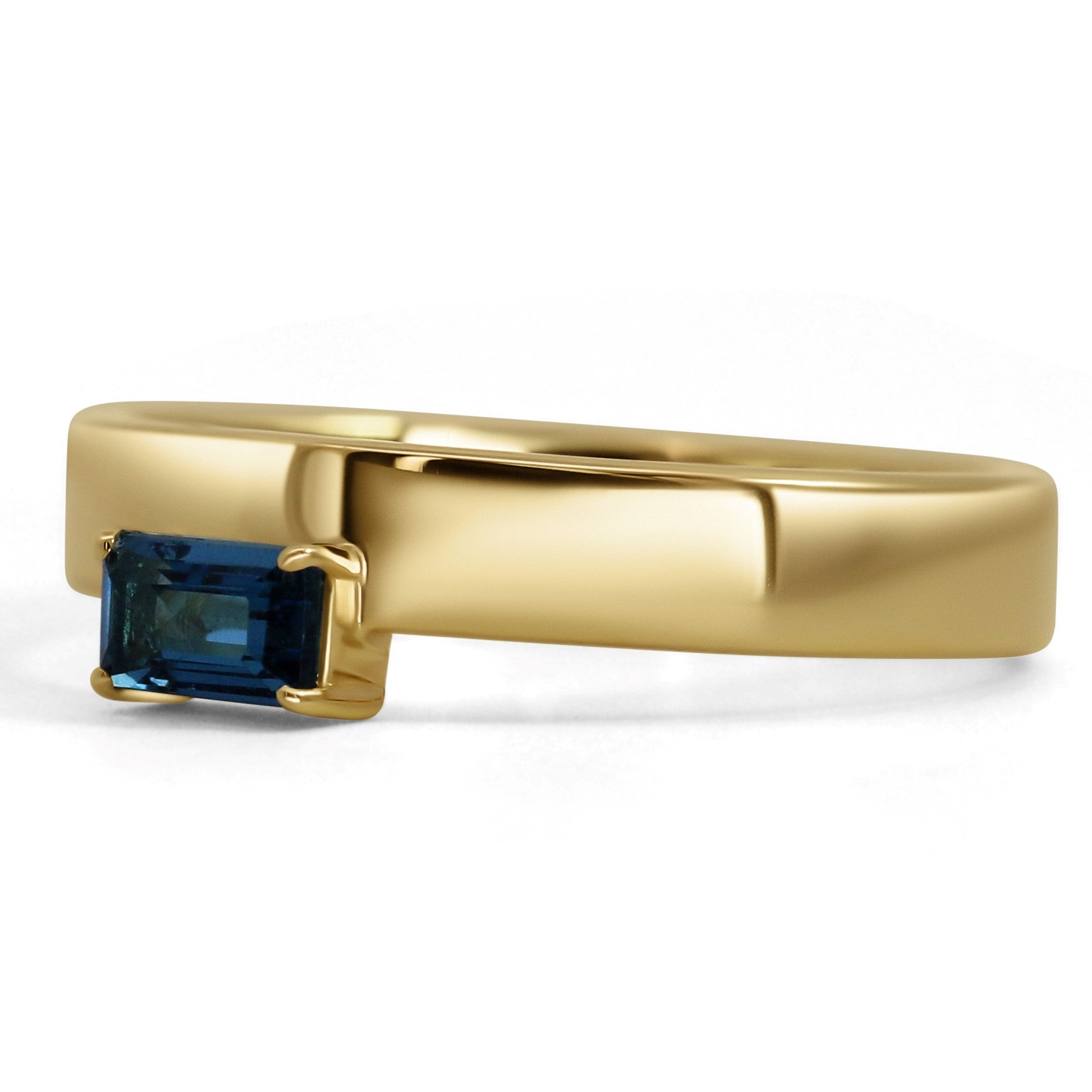 Bella Collection Solitaire Pipe Cut Band London Blue Topaz Ring