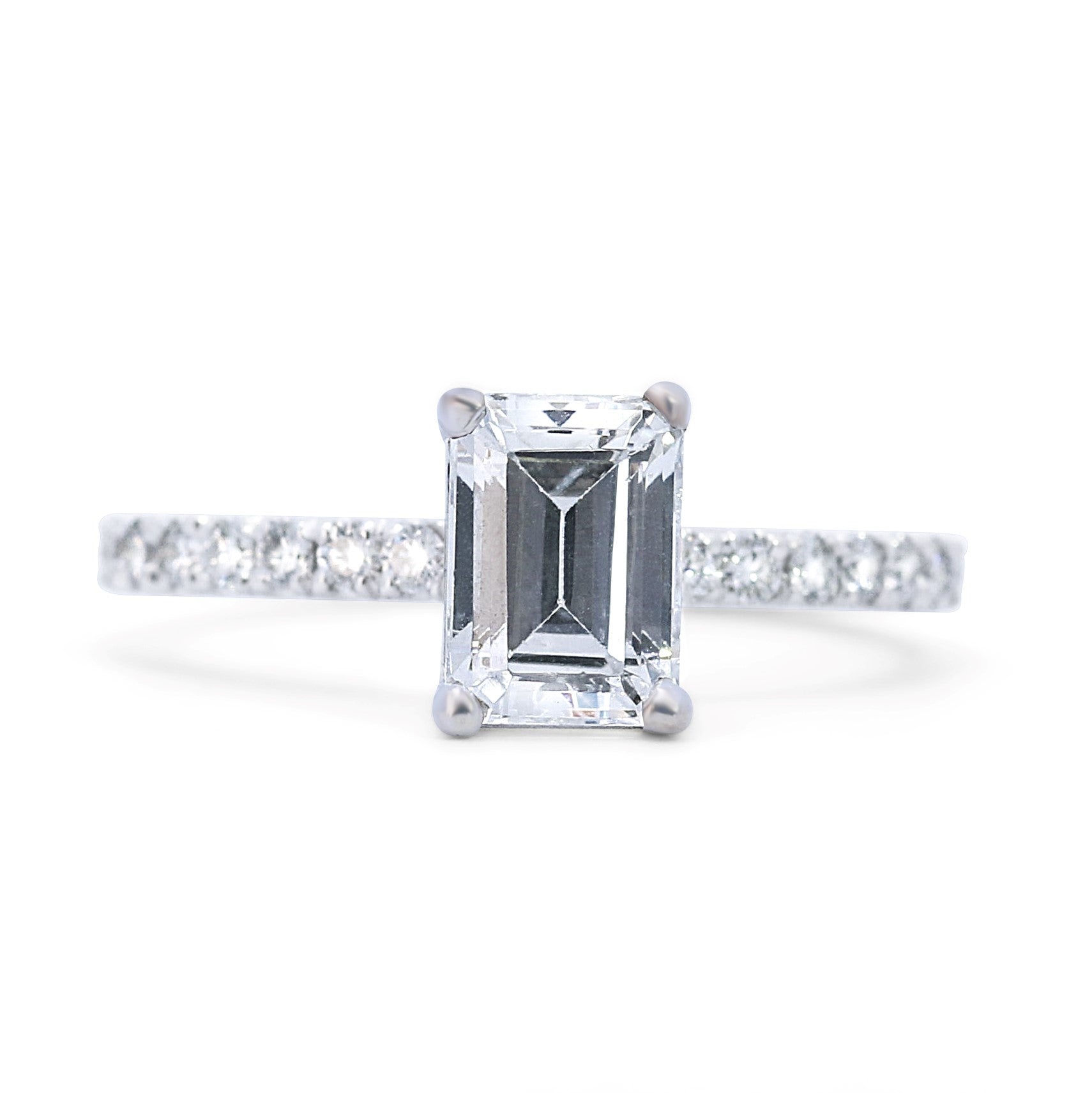 Classic Emerald Cut Engagment Engagement Ring