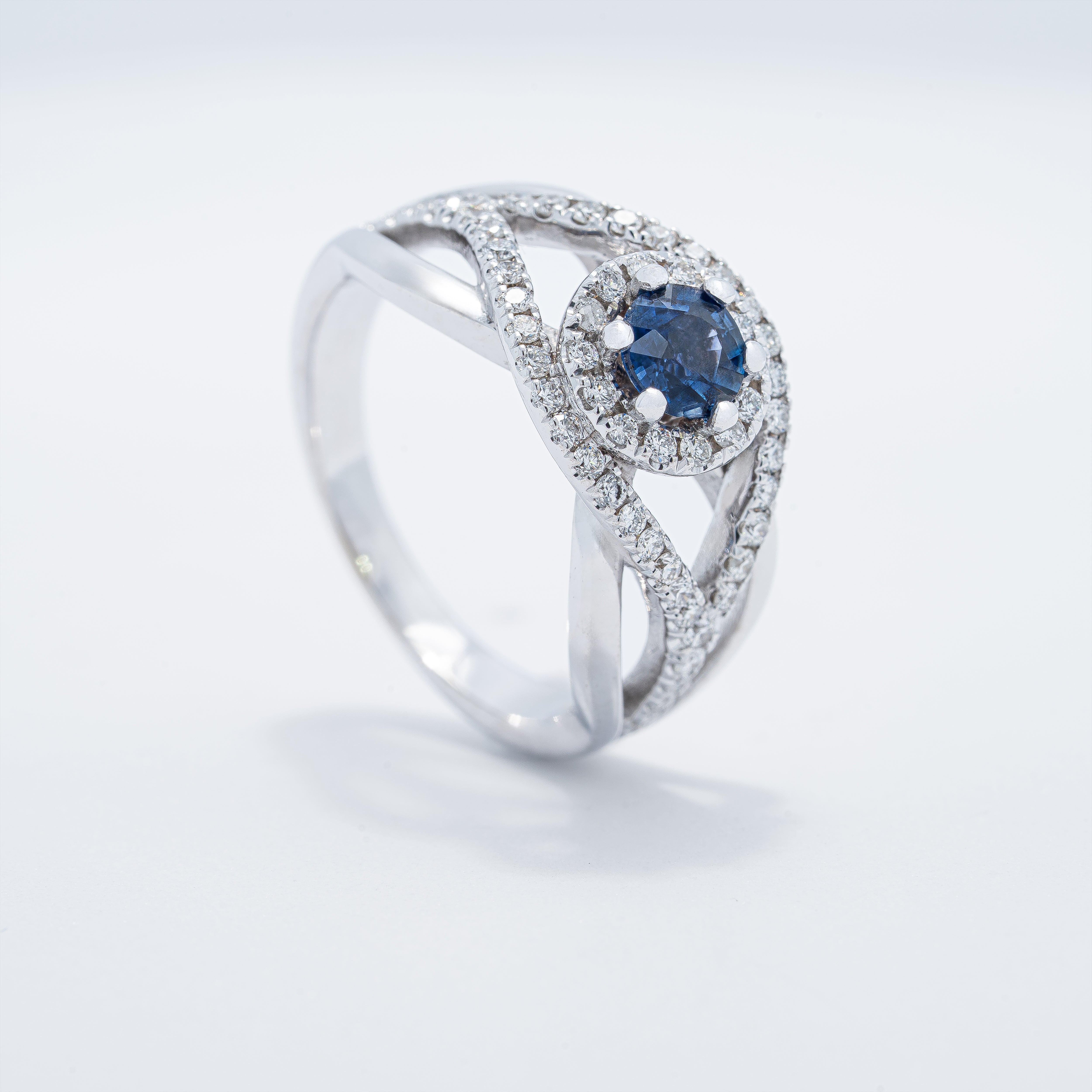 Contempoaray Halo Style Colored Stone Ring
