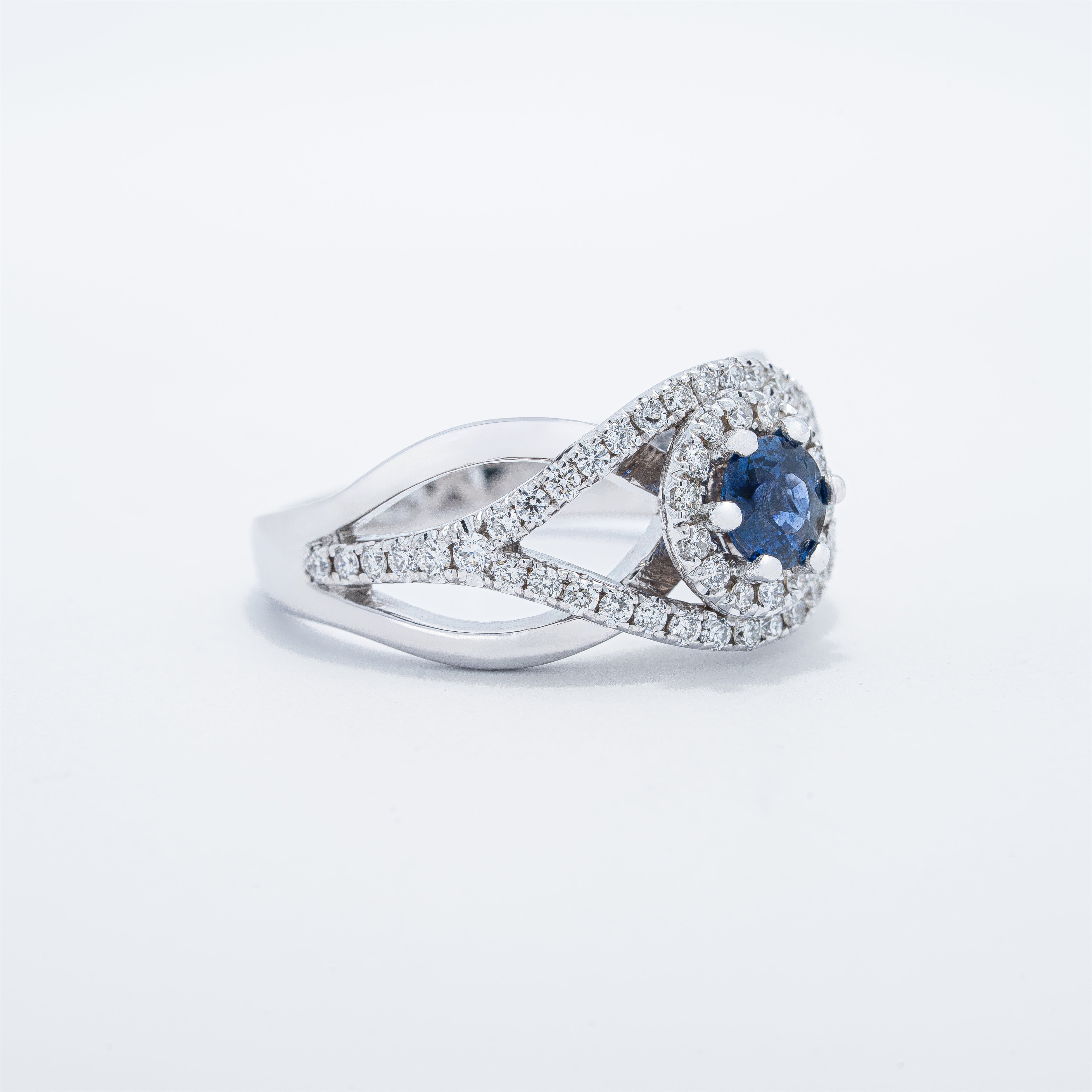 Contempoaray Halo Style Colored Stone Ring