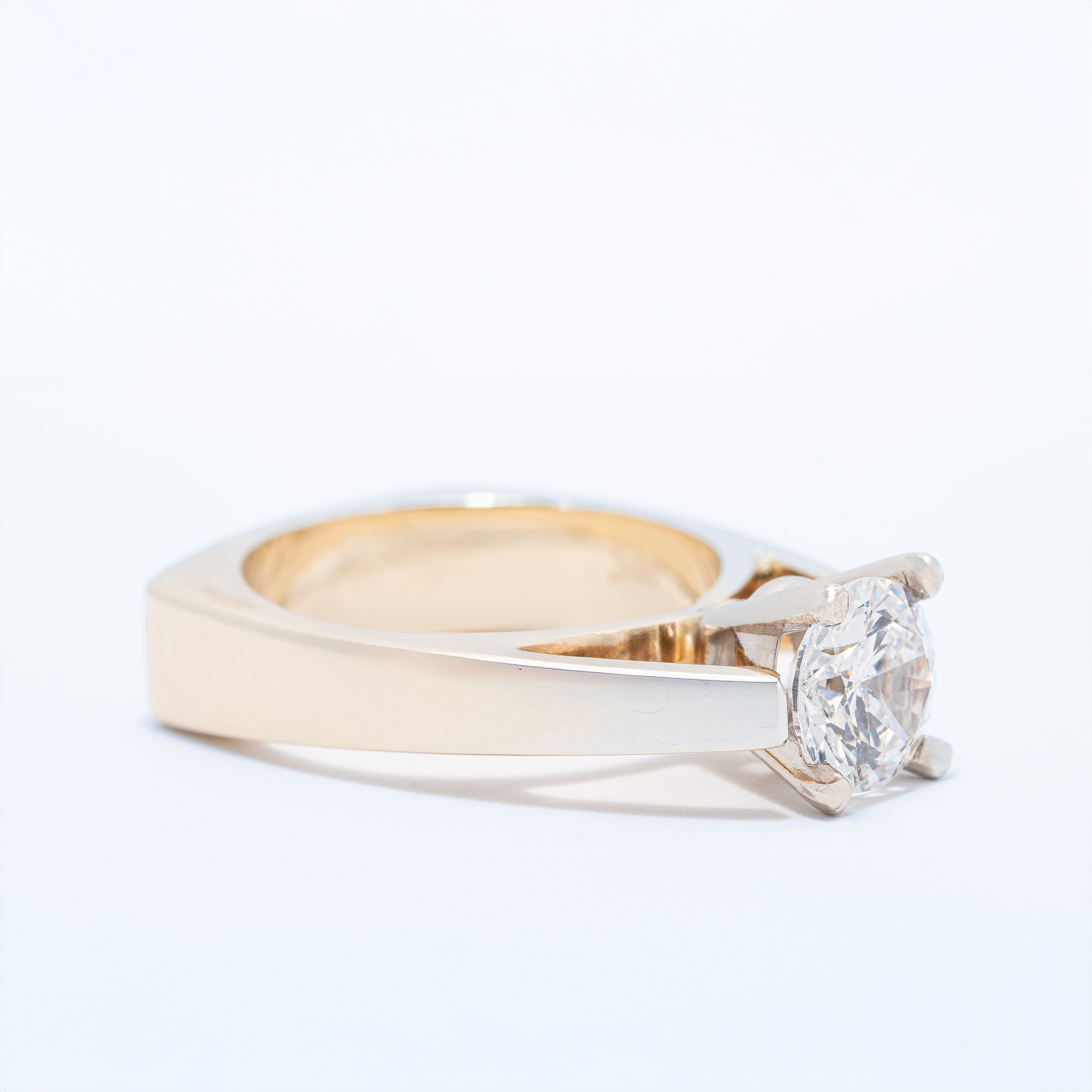 Modern Sophisticated Cathedral Solitare Engagement Ring