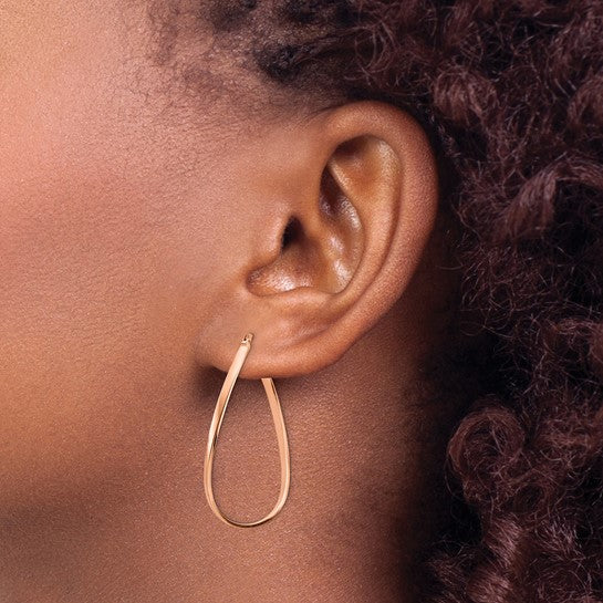 14KR 2MM Wavy Oval Hoop Earrings